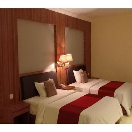 You Eng Hotel Phnom Pen Exterior foto