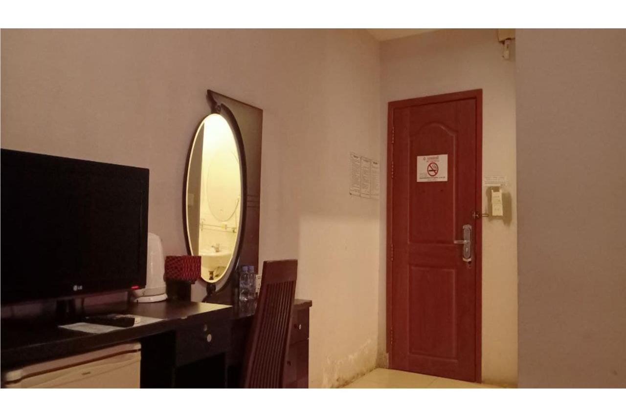You Eng Hotel Phnom Pen Exterior foto