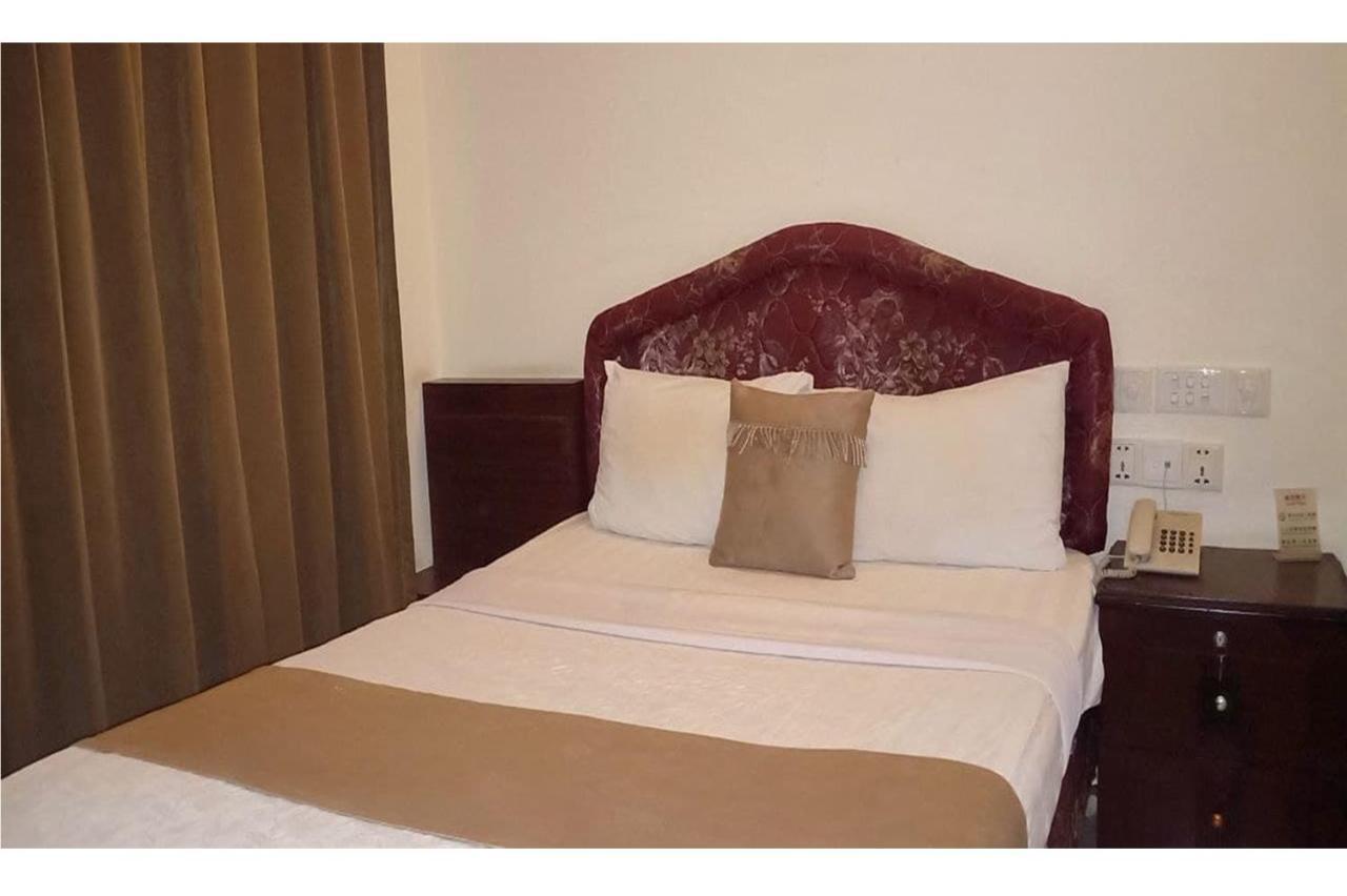 You Eng Hotel Phnom Pen Exterior foto