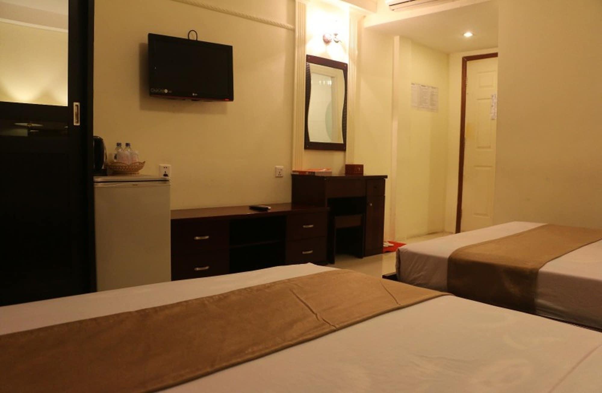 You Eng Hotel Phnom Pen Exterior foto