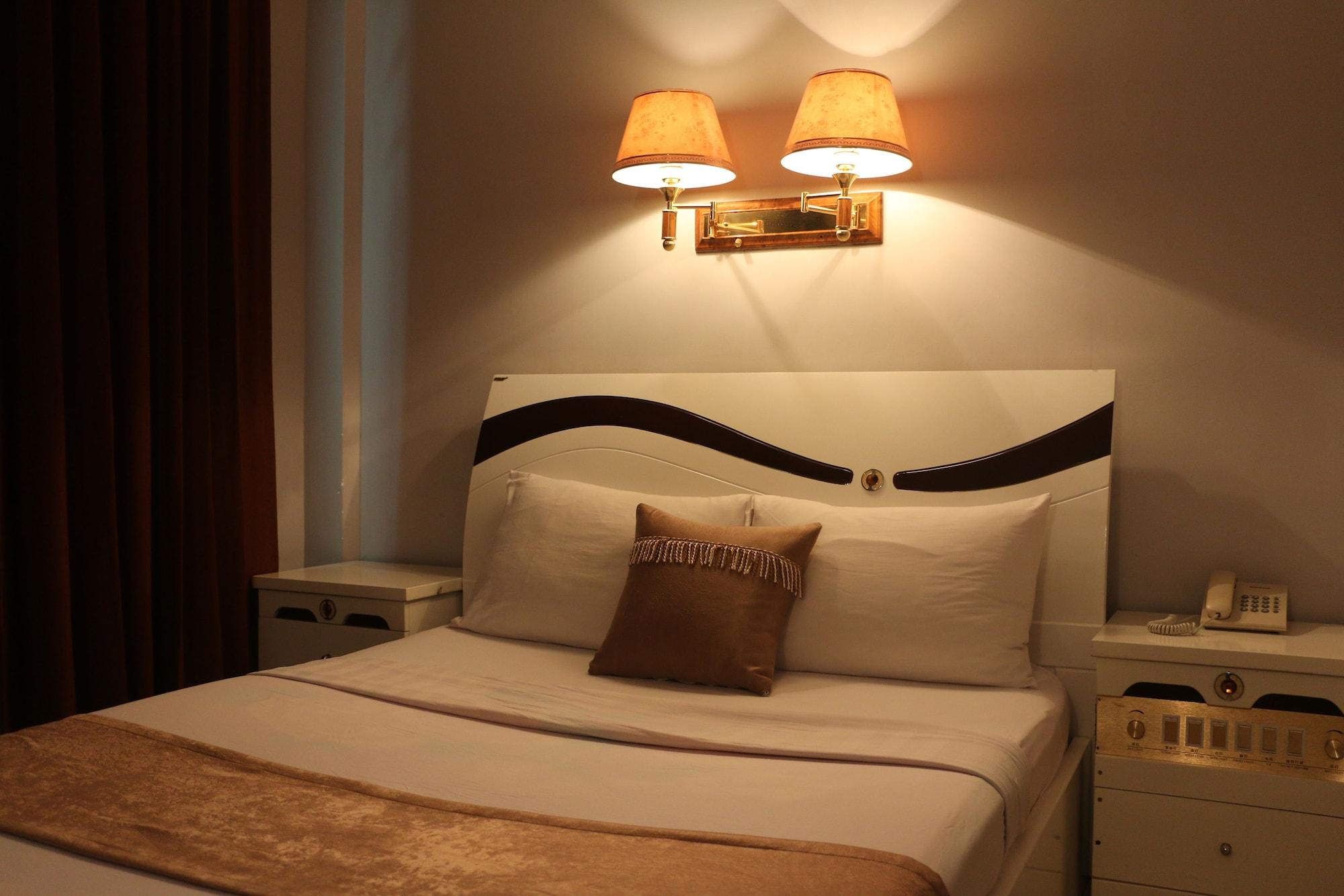 You Eng Hotel Phnom Pen Exterior foto