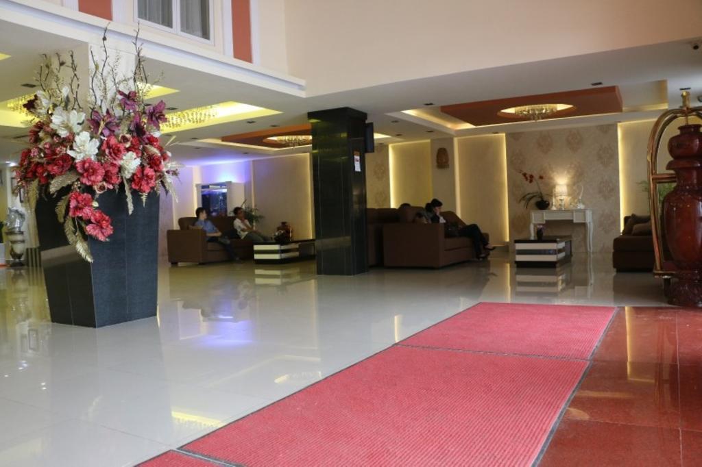 You Eng Hotel Phnom Pen Exterior foto