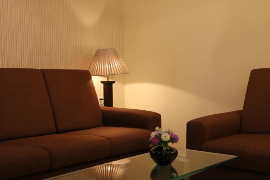 You Eng Hotel Phnom Pen Exterior foto