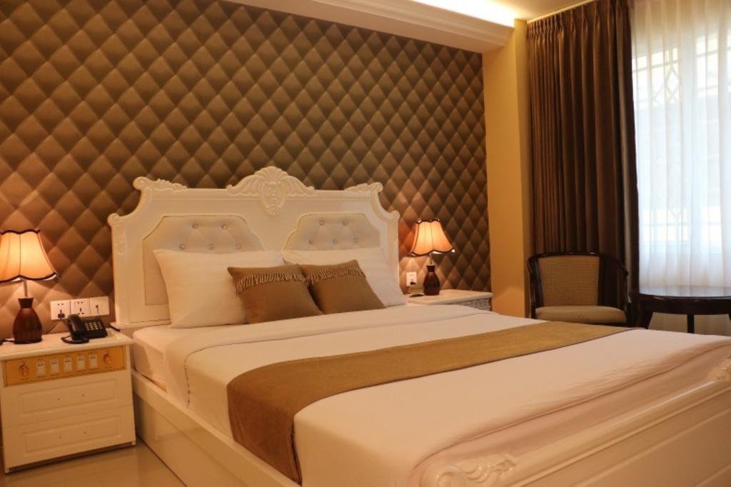 You Eng Hotel Phnom Pen Exterior foto
